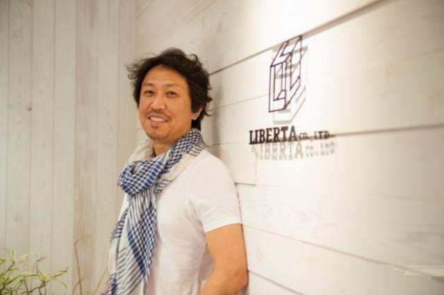 日本一大妈抠脚皮赚1亿,日本大爷靠撕脚皮狂赚20亿