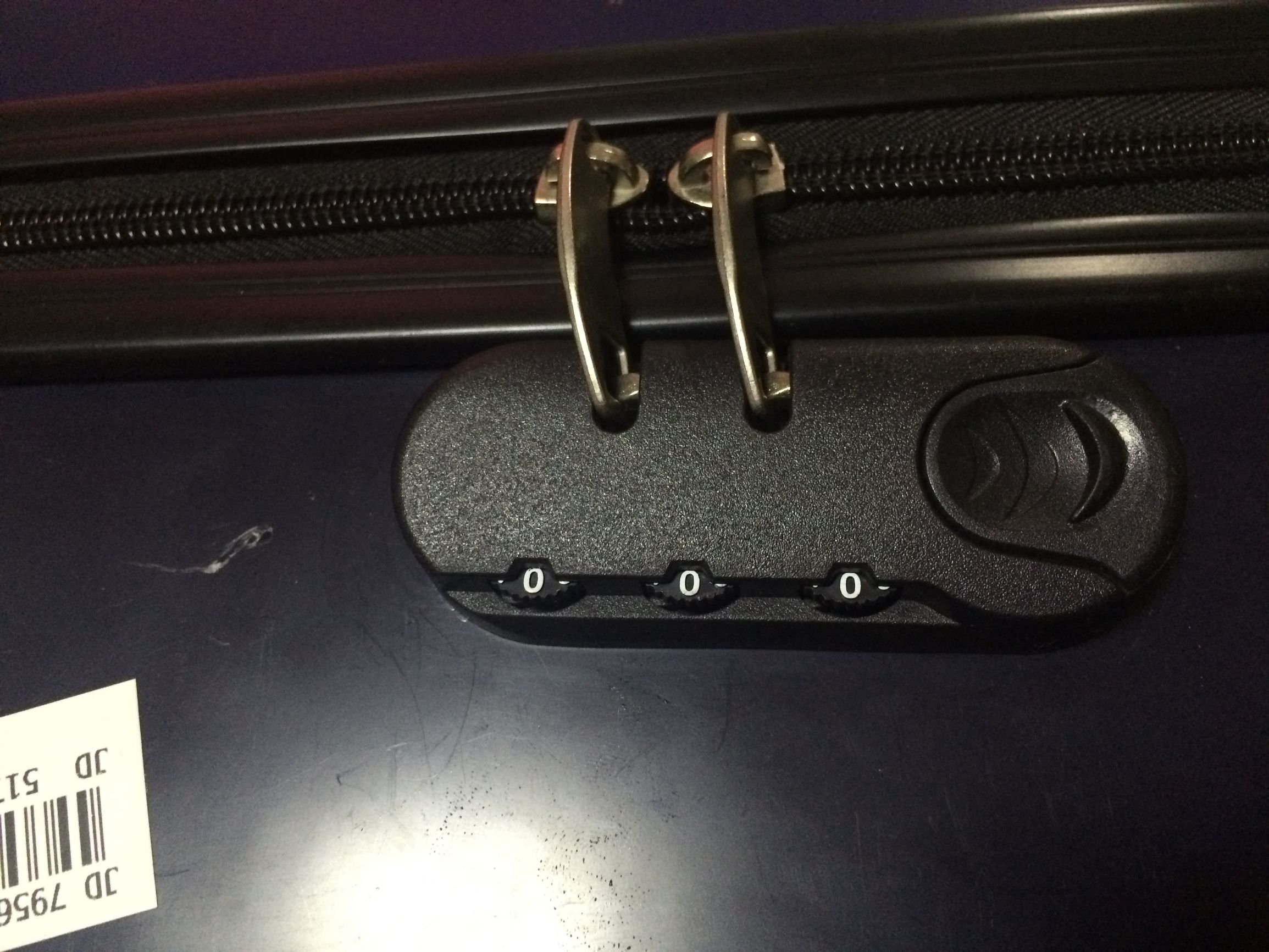 海关锁行李箱密码忘记了怎么打开,行李箱忘了密码教你一个小技巧