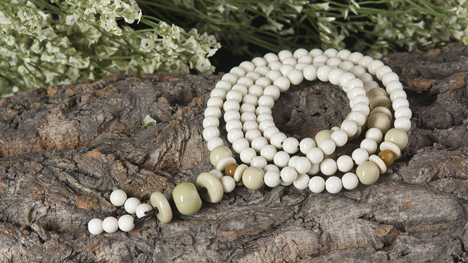 鍦颁腑娴锋境瀹濊泲鐧界煶鏄櫧鑹插悧,鍦颁腑娴锋境瀹濊泲鐧界煶钃濊壊