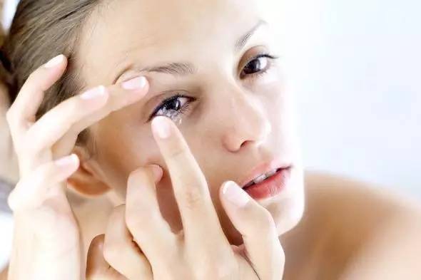 隐形眼镜刚买回来需要关注什么,第一次配眼镜需要关注什么事项