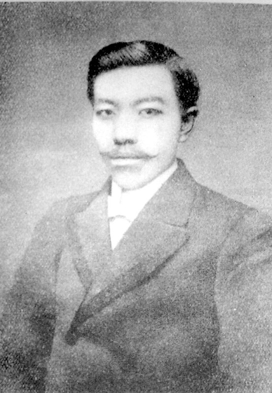 一点烟灰掉到了脸盆里，却烧掉了大清二百多年江山