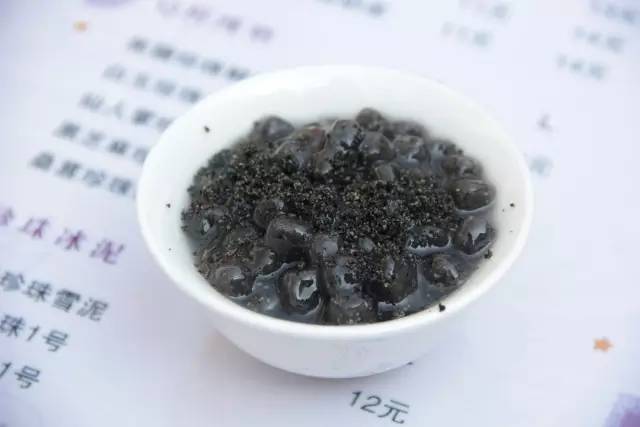 好端端的茶饮店偏要现做珍珠！结果试营业就排起了长队