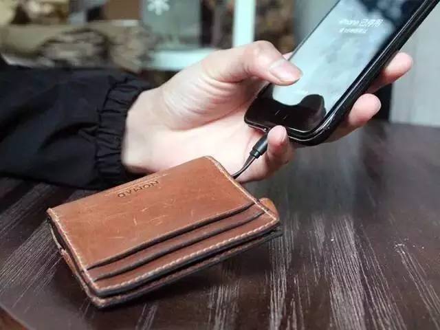 即是钱包又是充电宝？男同胞也信奉包治百病！