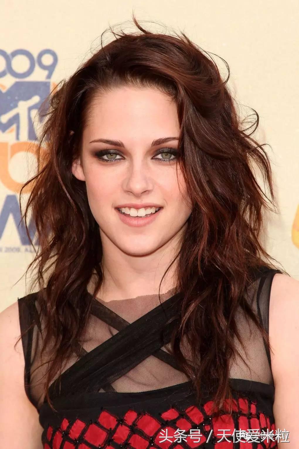 重大发现：秒变女明星的小撇步，是换一个发色