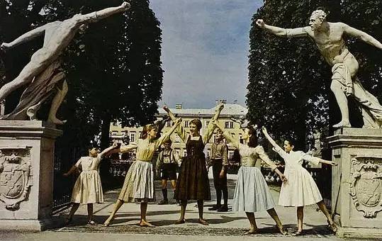 扒一扒好莱坞“后台歌舞片”的历史和套路