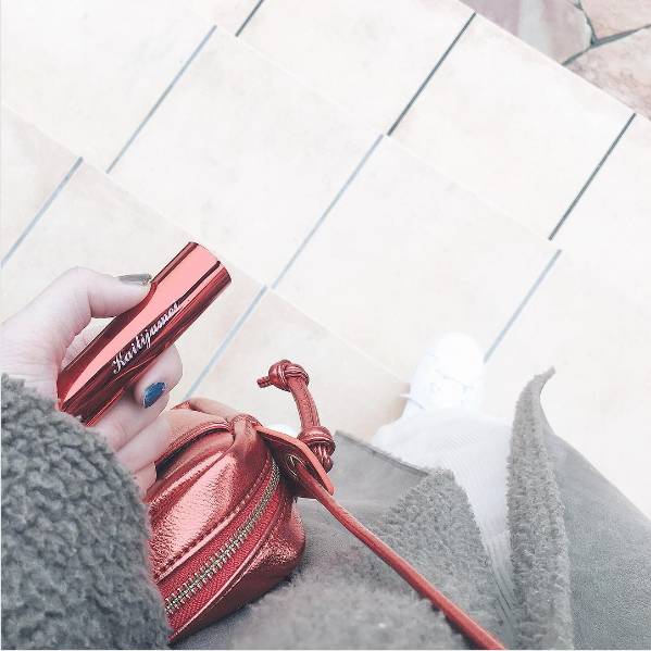 ysl鏄熻景鍙ｇ孩鐖嗙孩,2016骞寸垎鐏殑ysl鏄熻景鍙ｇ孩