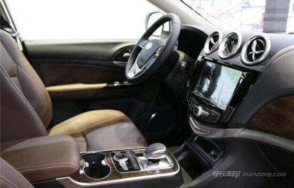 比亚迪唐100二手车评测,比亚迪唐油耗100公里几升