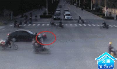 漳州人关注！看到街上的反光锥没？交警蜀黍又有新动作，小电驴你走对路了吗？