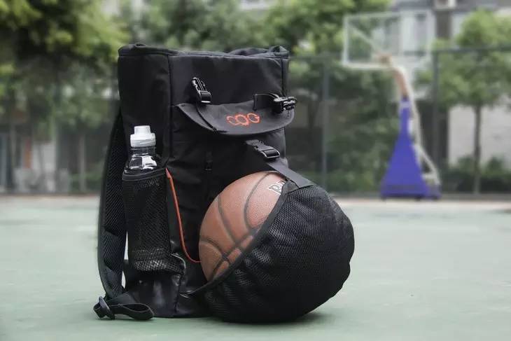 球场丢水杯,在公园丢东西怎么办