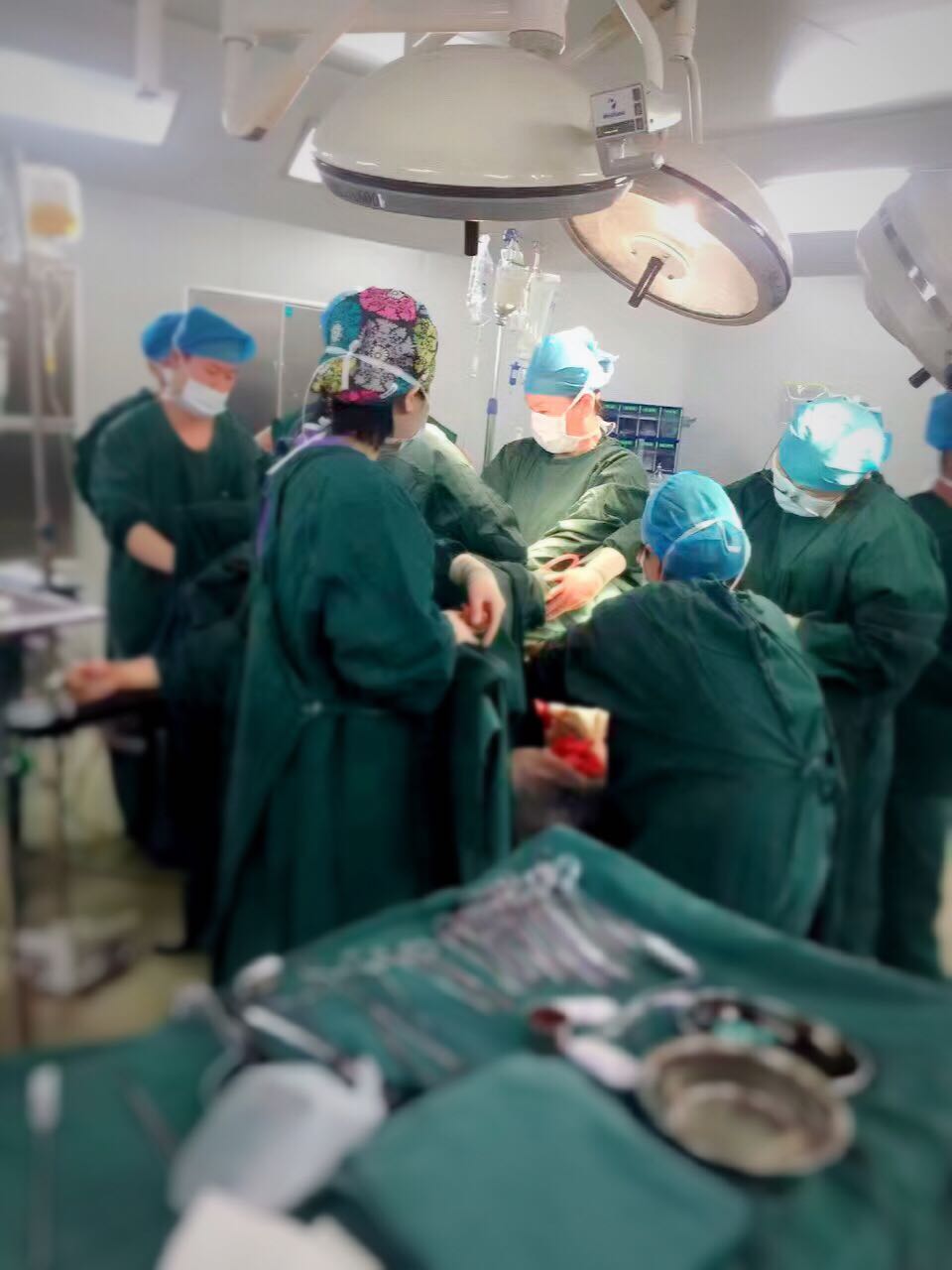 场面震撼！台州20多位医生联手用60袋血击败“死神”救产妇