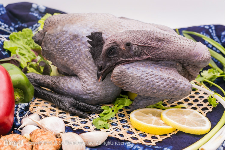 当归红枣乌鸡汤的营养价值有哪些,乌鸡汤怎样炖最好喝最有营养价值