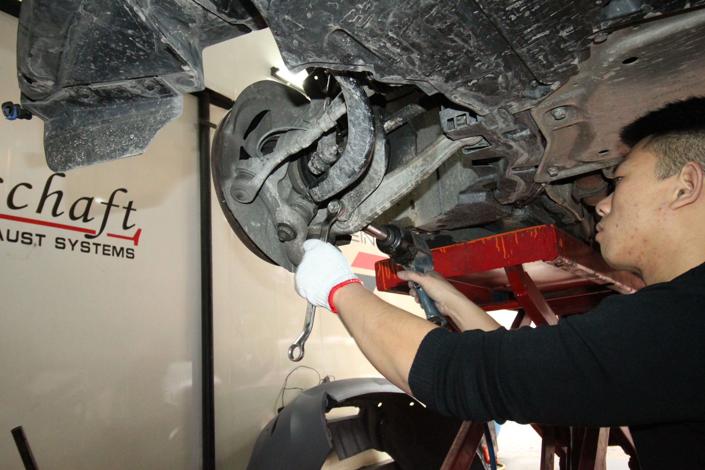 老款宝马x6改大灯和前后包围,宝马x6内外老改新改装案例