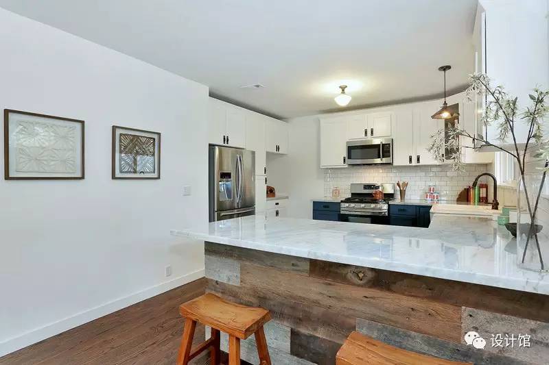 自建房与山融合,背靠石墙建房