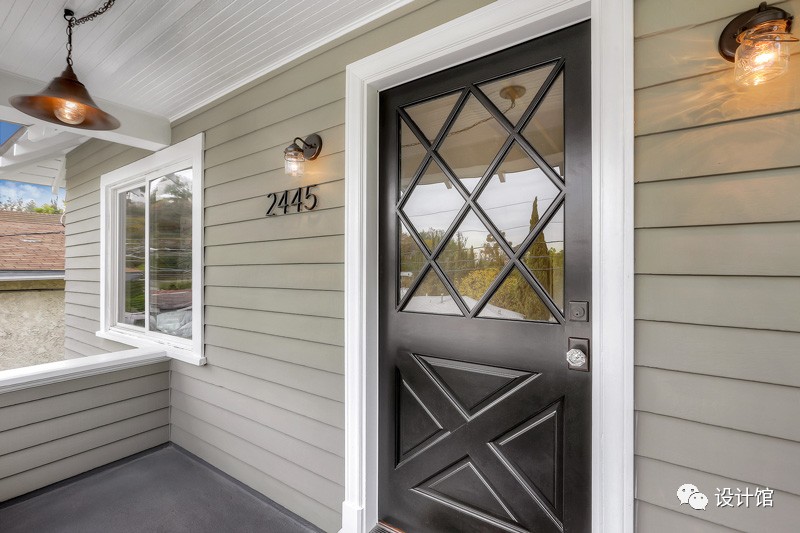 自建房与山融合,背靠石墙建房