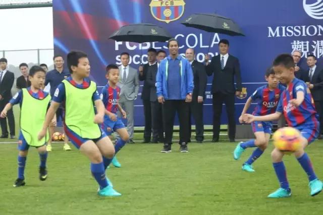 世界足球名人小罗,世界足球第一人小罗