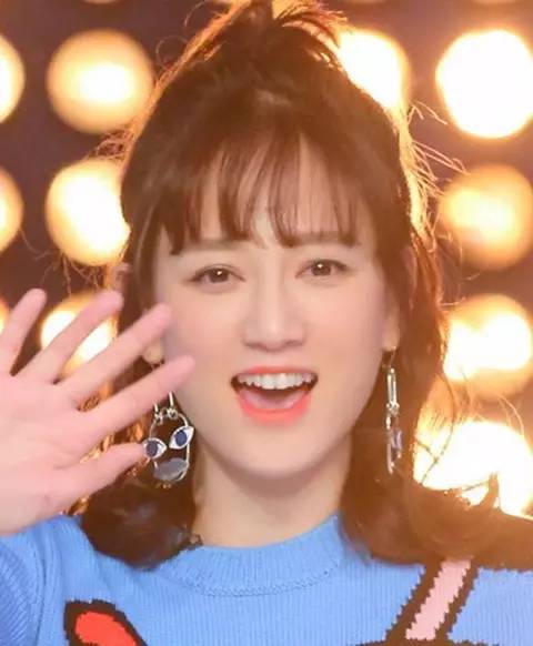 刘海遮眼睛怎么处理好看,刘海长到尴尬期怎么打理