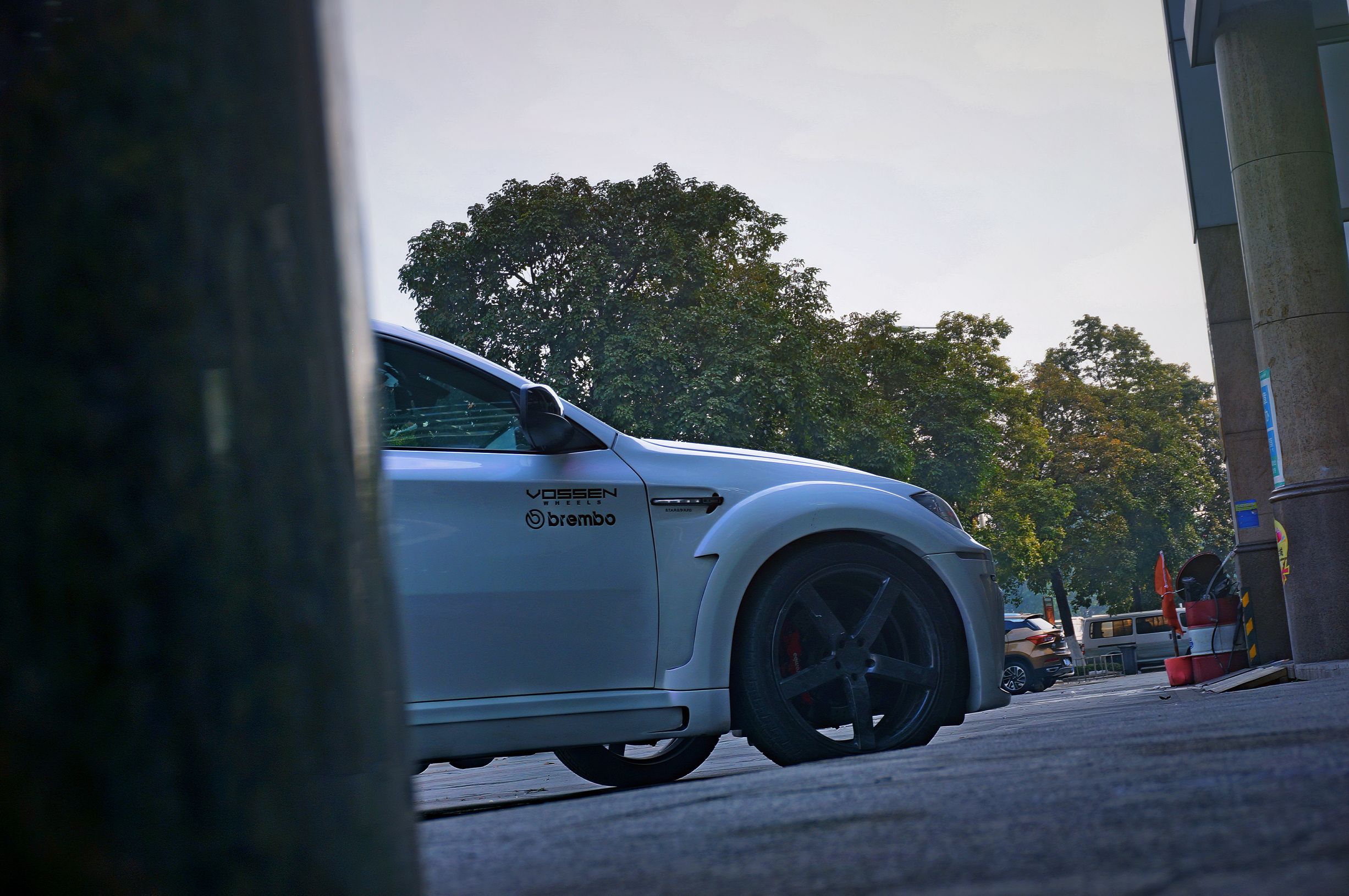 老款宝马x6改大灯和前后包围,宝马x6内外老改新改装案例