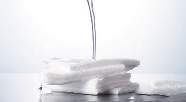 化妆水有泡沫是好是坏,化妆水泡泡细但很快消失