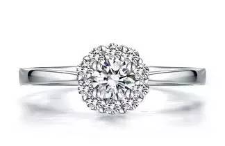 50分到1克拉之间的钻戒怎么选,30分钻戒能戴出50分的款式