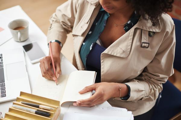 边工作边喂奶,边工作边哺乳