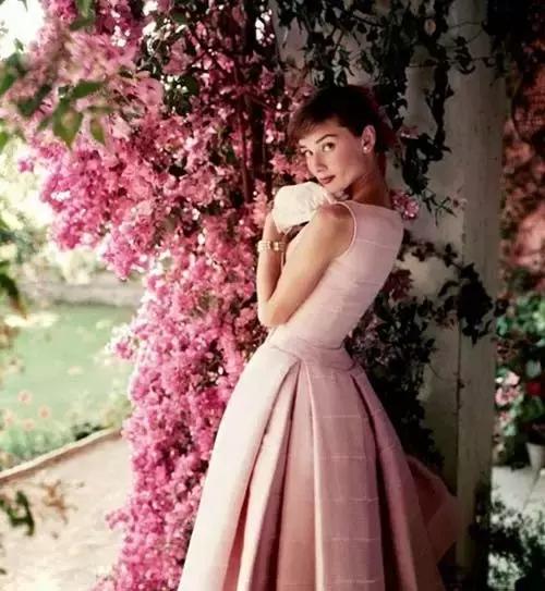 2020公认最好闻的香水便宜持久,女士公认10大好闻的淡雅香水推荐