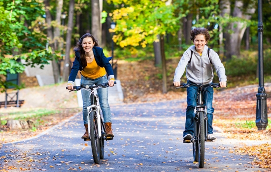 为什么骑自行车发力膝盖特别疼,为什么骑自行车伤膝盖