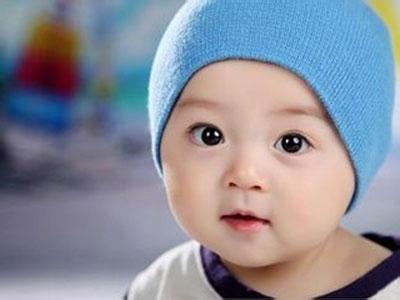 小孩子发烧怎么调理不吃药,孩子发烧可以喂药吗