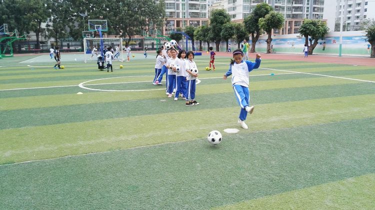 三亚市实验小学七彩光课程,三亚实验小学足球队