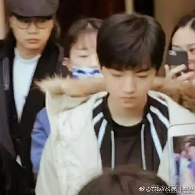 王俊凯、杨紫、张一山等10个大明星昨晚在嘉兴江南摩尔、八佰伴