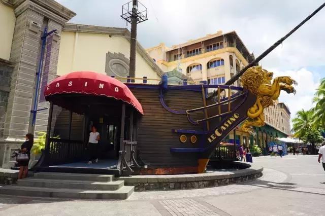 毛里求斯，拿水壶换保时捷的天堂