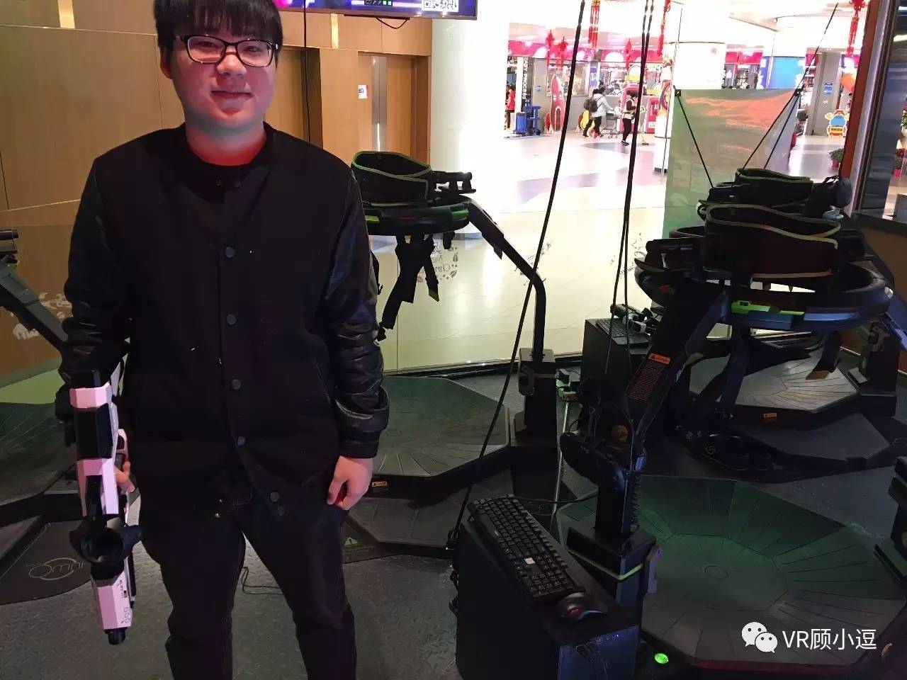 目前vr体验馆的市场,开一家vr体验店要多少钱