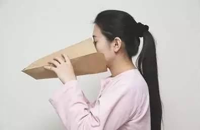 吵架后晕厥抽搐发作,女子吵架四肢抽搐被送医