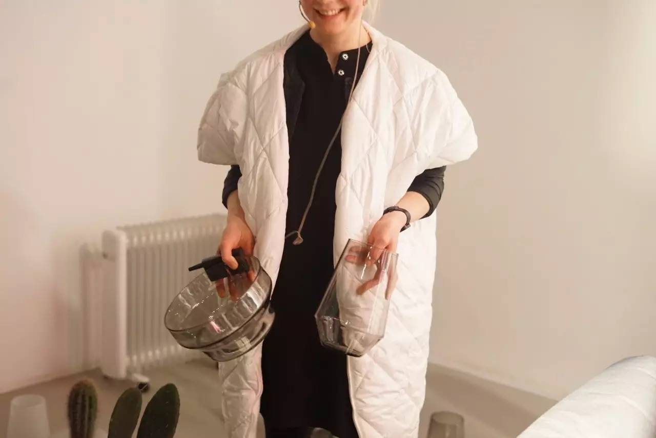 一口气推出了50多款PS新品，宜家彻底放飞了自我！挂到墙上的沙发、自动浇水的花盆……错过等3年