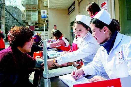 正能量｜传承雷锋精神，他们在行动——看看你我“身边的雷锋”