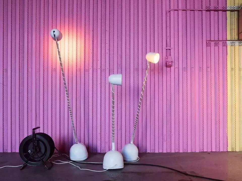 一口气推出了50多款PS新品，宜家彻底放飞了自我！挂到墙上的沙发、自动浇水的花盆……错过等3年