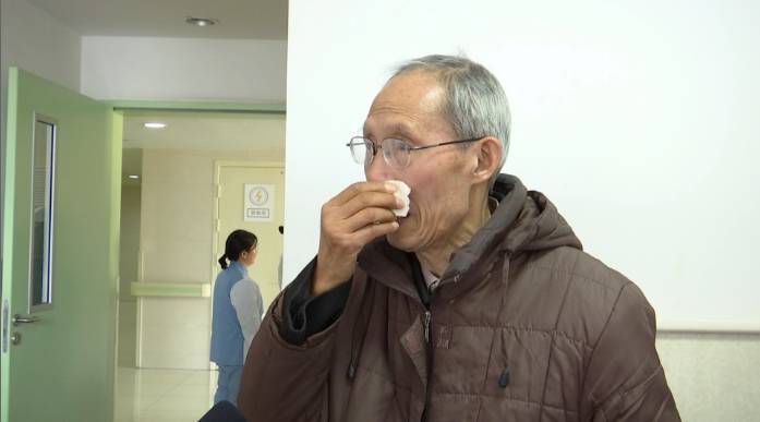 老教师深情呼唤，昏迷数月老伴奇迹苏醒