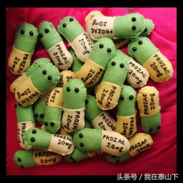 英国姑娘专门卖“假货”（针织品）的便利店