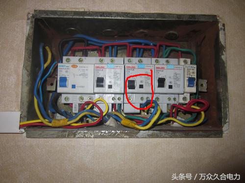 房间电路漏电老是跳闸如何排除,电路白天正常晚上跳闸怎么回事