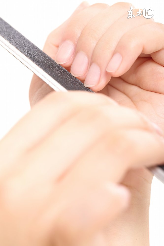 灰指甲不治疗的后果是怎么样,不能忽视的灰指甲的误区