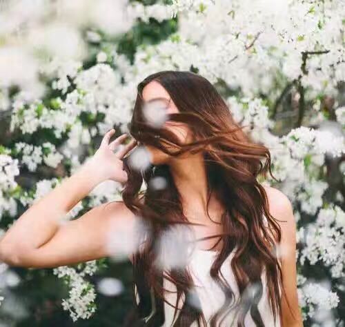 女孩子爱美很正常,女孩子爱美要从小培养