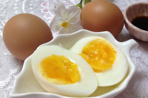 比熊有泪痕毛可以剪掉么,2岁的比熊掉毛正常吗