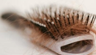 年轻人头顶脱发能恢复是真的吗,为什么现在的人脱发掉发严重