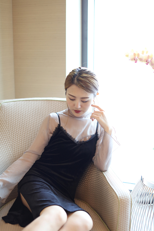 时尚洋气黑色雪纺上衣搭配直筒裤,白色雪纺裤裙搭配上衣