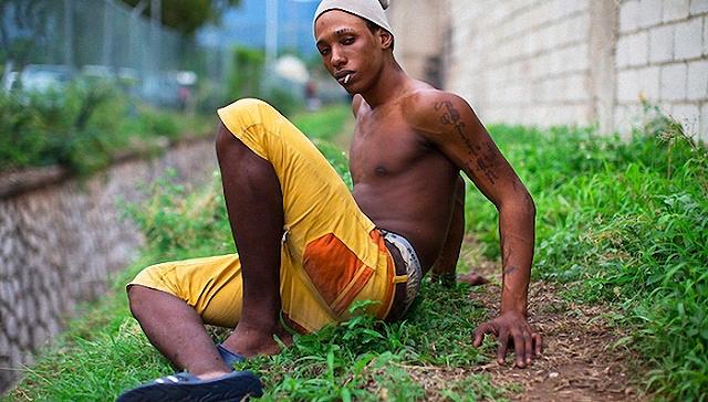 当我们都在关注《月光男孩》获奖时，说说黑人同性恋出柜有多难