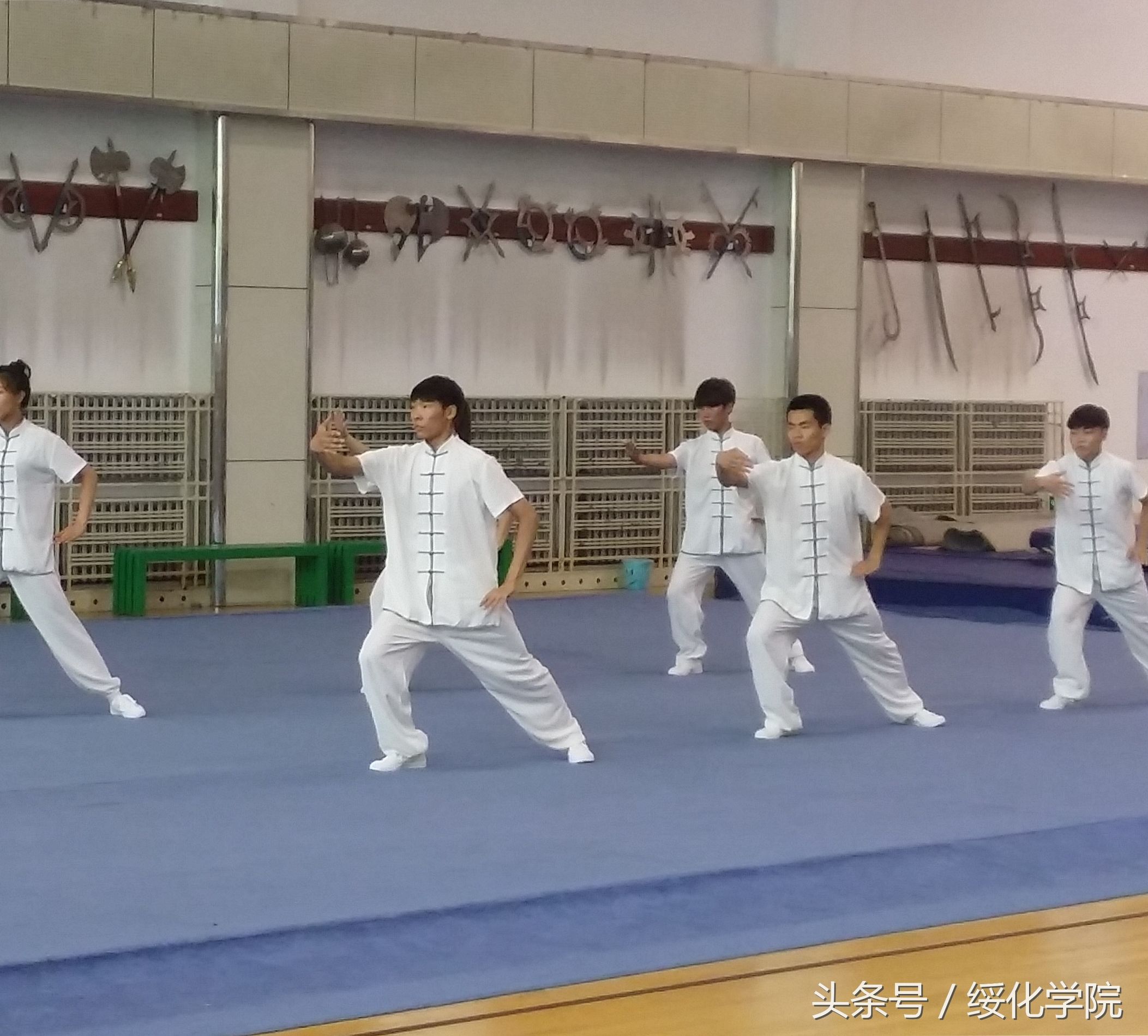 以后再也别说你的xx是体育老师教的了，体育老师才艺你远远不及