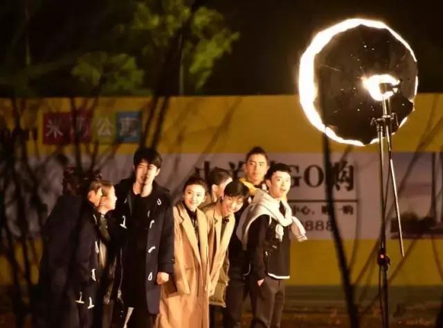 王俊凯、杨紫、张一山等10个大明星昨晚在嘉兴江南摩尔、八佰伴