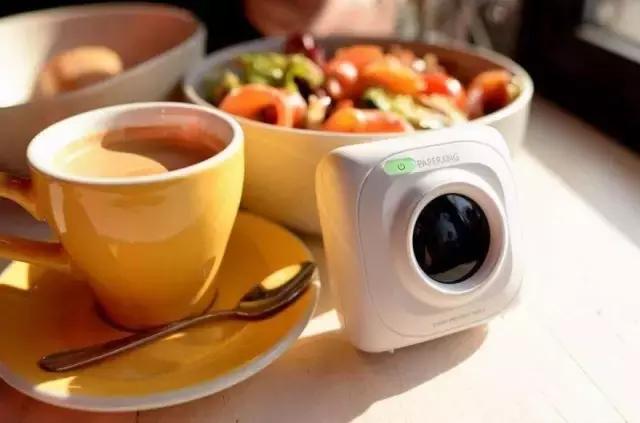 李健唱歌的变化,李健露脚踝