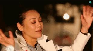 她40岁离婚，剃光头，爆粗口，却在娱乐圈里活得比谁都肆意！