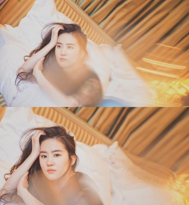 女星们的躺姿照：刘亦菲依然仙王珞丹自黑，周冬雨超放飞自我
