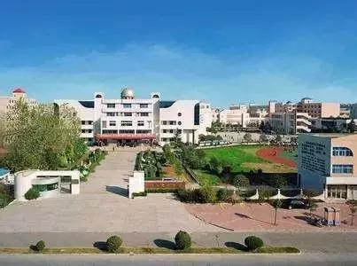 梅岭中学本部和京华梅岭哪个好,邗江实验中学和梅岭中学哪个好